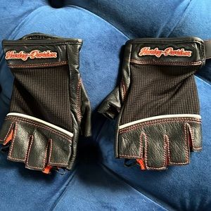 Harley Davidson Fingerless Gloves for Women ***never worn, brand new with no tag